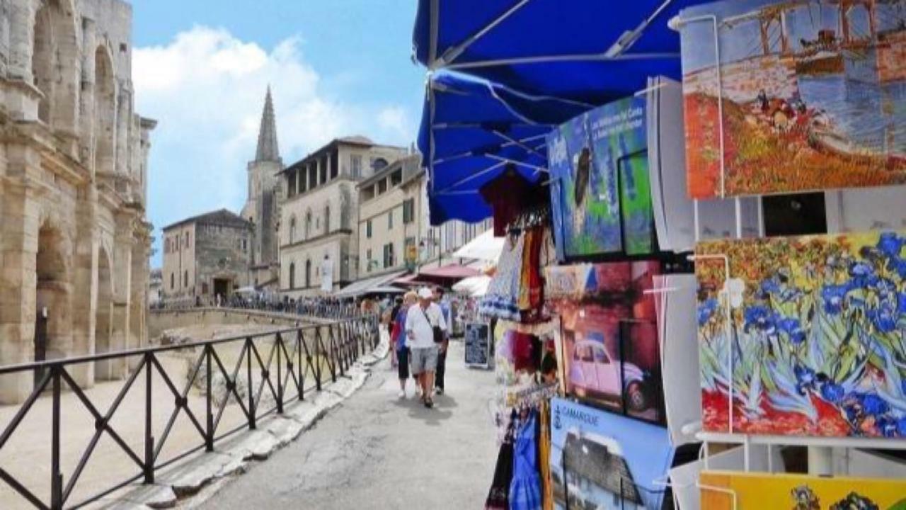 Studio Avec Vue Sur Les Arenes Arles Exterior foto